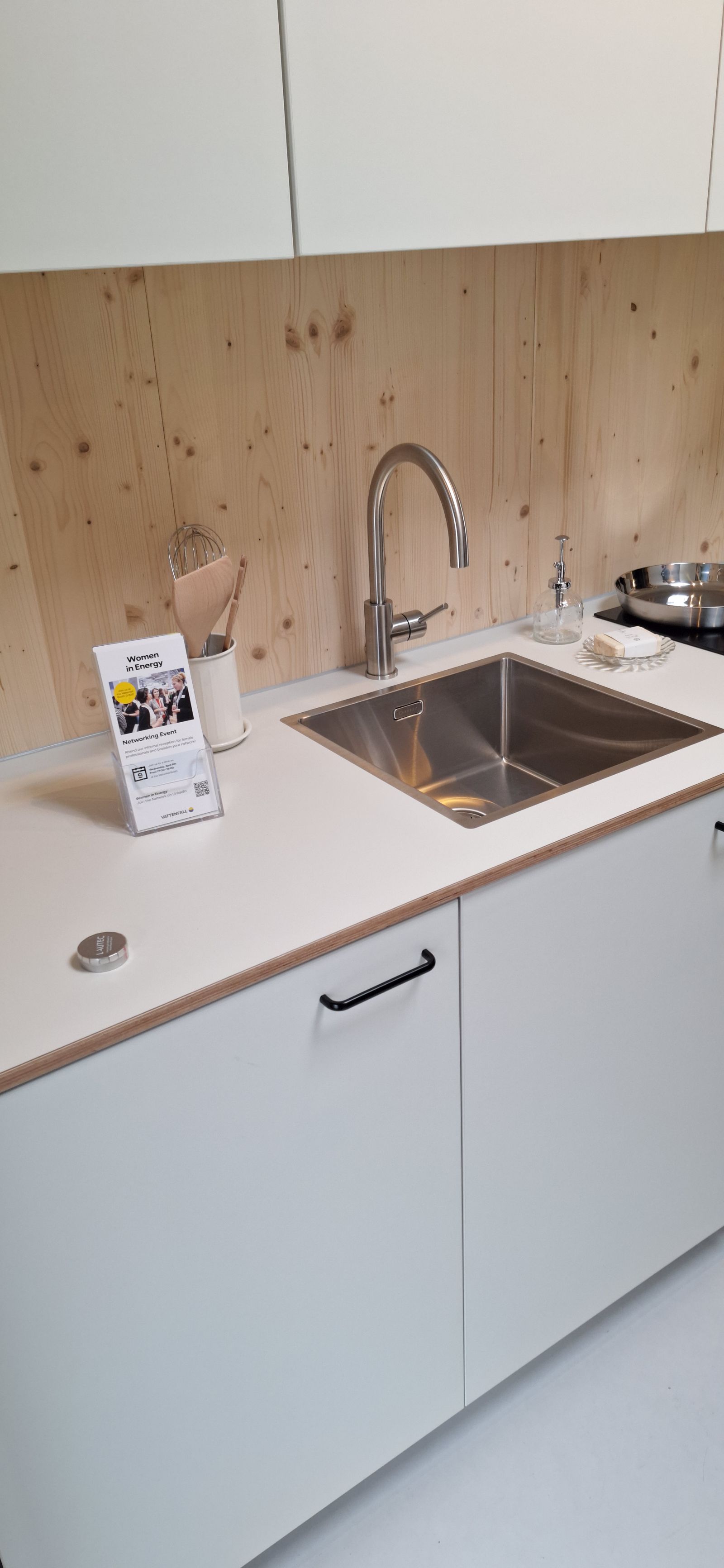 Tiny house, projekt mieszkania w gondoli wiatraka