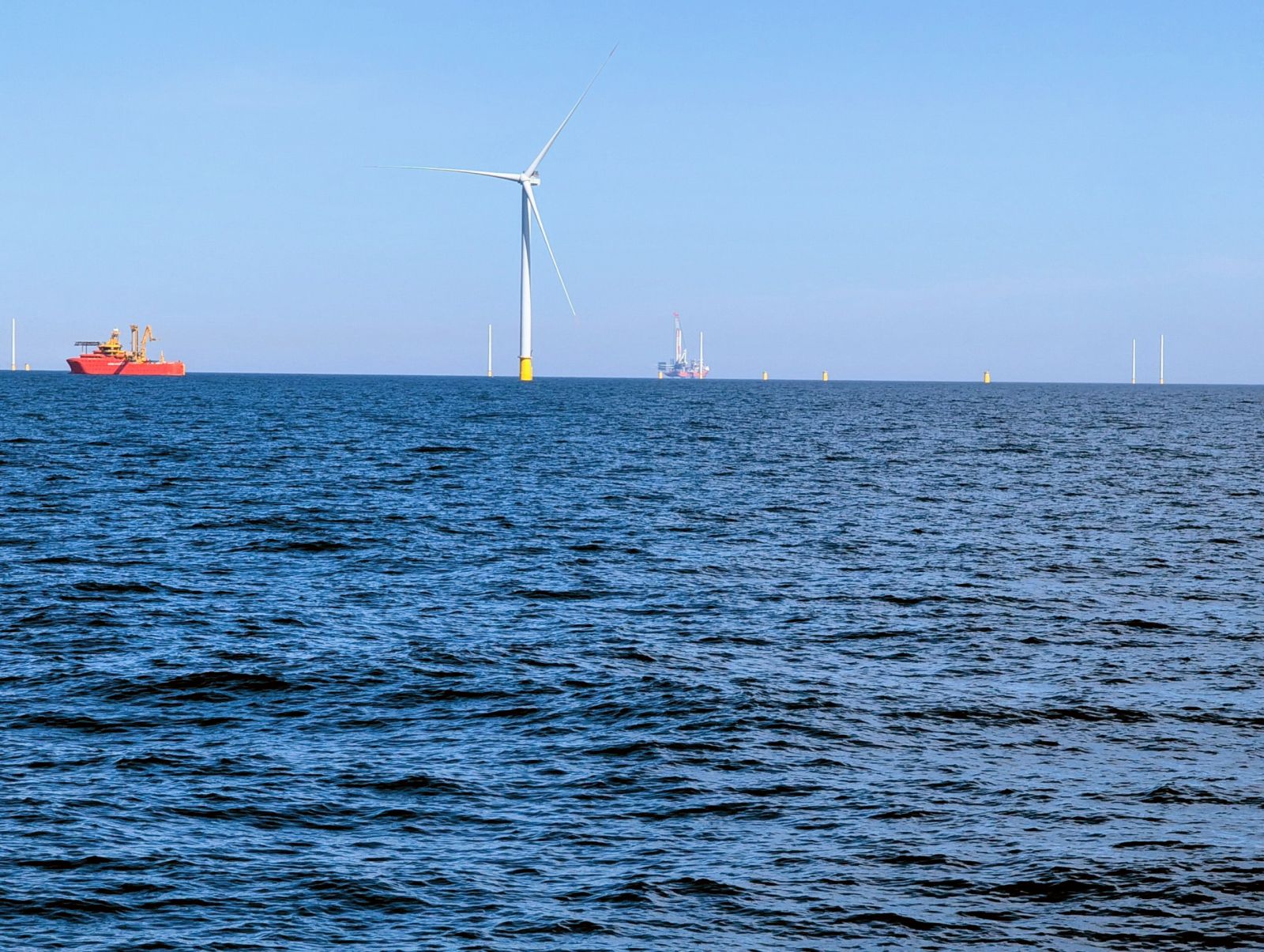 Wiatraki na morskiej farmie Baltic Power